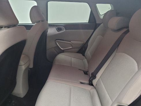 Used 2022 Kia Soul LX w/ Technology Package FWD image 18