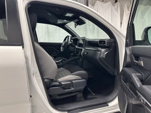 Used 2024 Toyota Tacoma TRD Sport AWD/4WD image 56