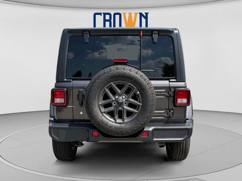Used 2020 Jeep Wrangler Unlimited Sahara AWD/4WD image 4