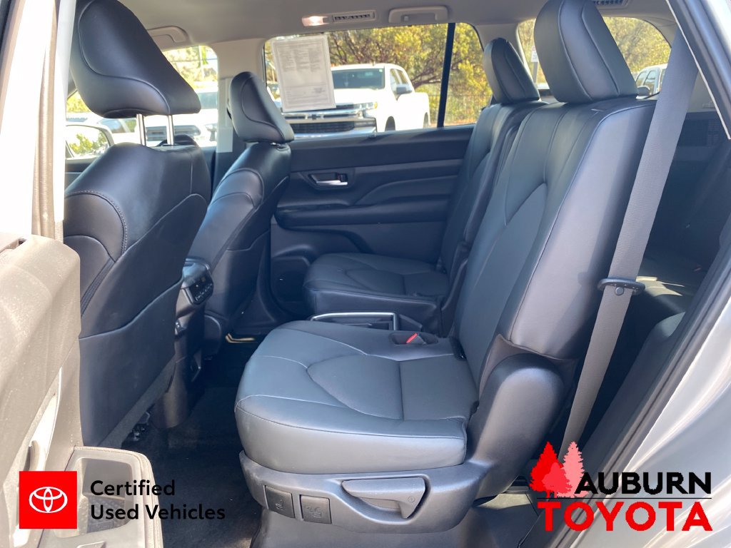 Certified 2025 Toyota Grand Highlander AWD image 19