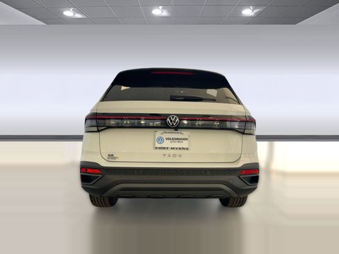 New 2026 Volkswagen Taos SE image 10