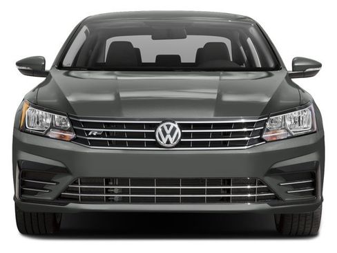 Used 2018 Volkswagen Passat 2.0T R-Line FWD image 4