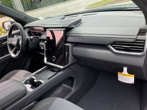 New 2025 GMC Acadia Elevation image 20