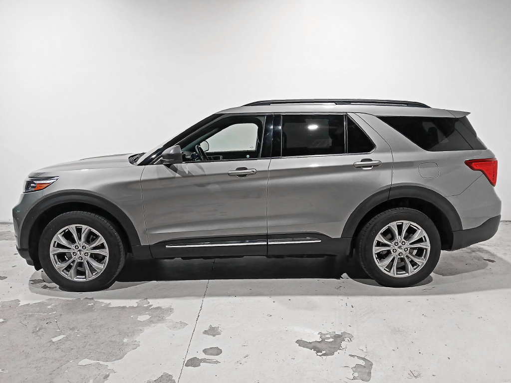 Used 2020 Ford Explorer XLT w/ Equipment Group 202A AWD/4WD image 4