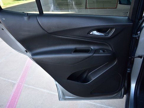 Used 2023 Chevrolet Equinox LT w/ Driver Convenience Package image 19