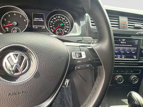 Used 2021 Volkswagen Golf 4-Door FWD image 27
