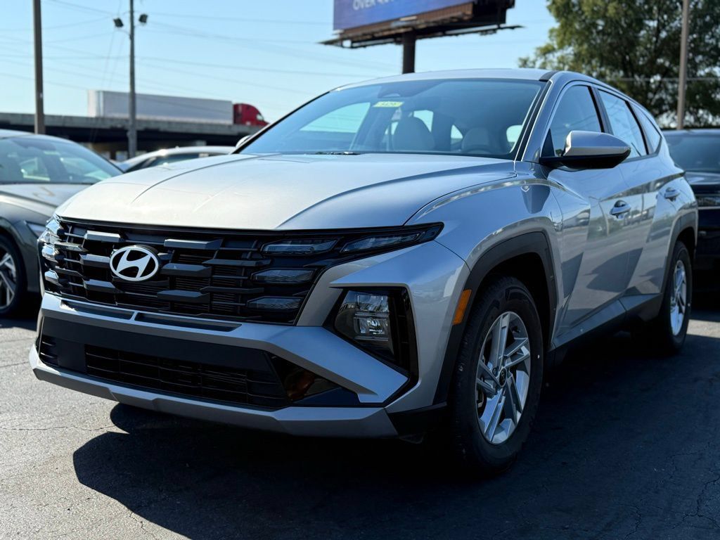 New 2025 Hyundai Tucson SE FWD image 3