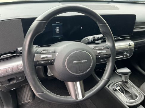 Used 2025 Hyundai Kona SEL image 28