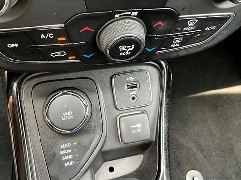 Used 2019 Jeep Compass Limited AWD/4WD image 16
