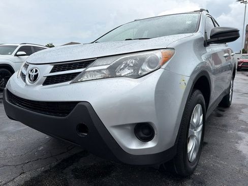 Used 2014 Toyota RAV4 LE FWD image 2