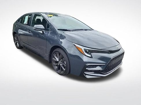 Used 2026 Toyota Corolla SE FWD image 3