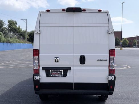 Used 2023 RAM ProMaster 2500 FWD image 5
