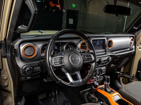 Used 2020 Jeep Gladiator Mojave w/ LED Lighting Group image 15