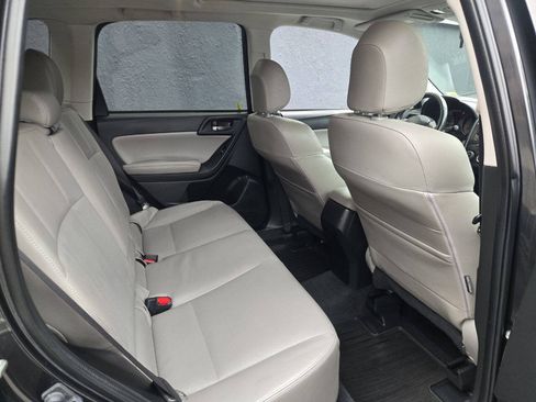 Used 2014 Subaru Forester 2.5i Limited w/ Popular Package #2 AWD/4WD image 10