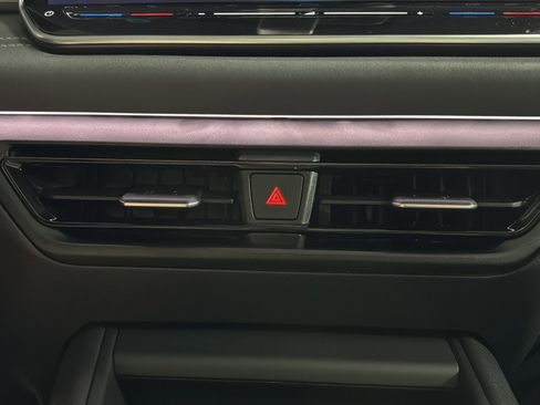 New 2026 Volkswagen Tiguan SE image 28