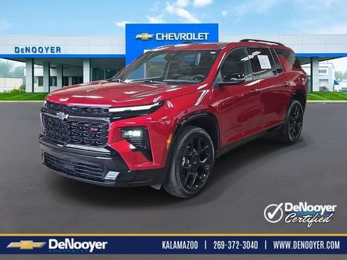 Used 2025 Chevrolet Traverse RS w/ LPO, Floor Liner Package AWD/4WD image 1