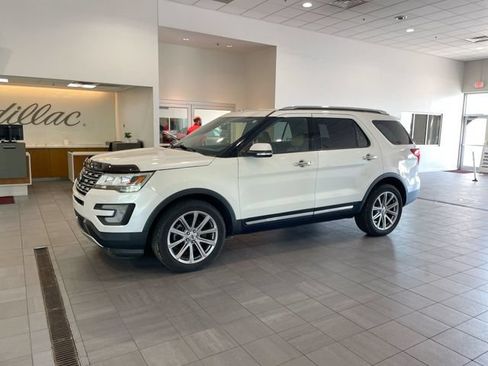 Used 2017 Ford Explorer Limited AWD/4WD image 2