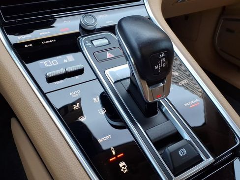 Used 2019 Porsche Panamera 4 AWD/4WD image 38