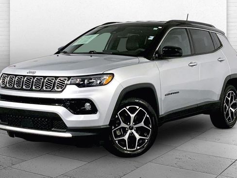Used 2025 Jeep Compass Limited AWD/4WD image 12