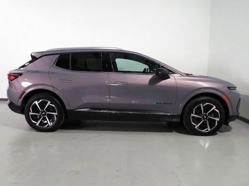 Used 2024 Chevrolet Equinox EV LT w/ LPO, Blackout Package image 4