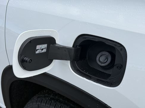 New 2026 Chevrolet Traverse LT image 37