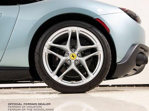 Used 2025 Ferrari Roma Spider RWD image 19