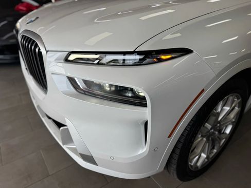 Used 2023 BMW X7 xDrive40i w/ Premium Package image 9