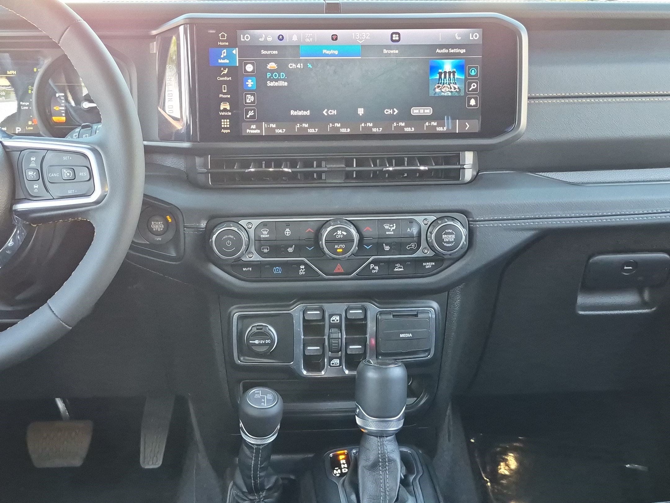 Used 2024 Jeep Wrangler Unlimited Sahara w/ Safety Group AWD/4WD image 29