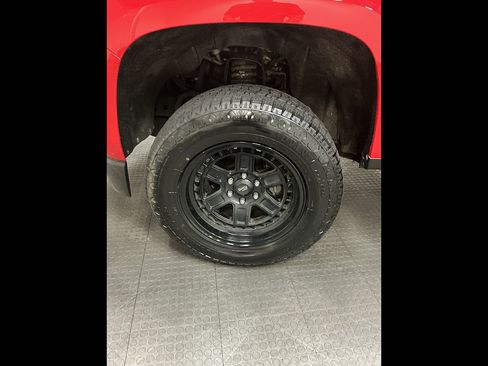 Used 2020 Chevrolet Colorado LT AWD/4WD image 35