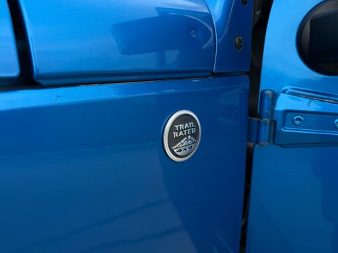 Used 2014 Jeep Wrangler Unlimited Sahara w/ Dual Top Group image 39