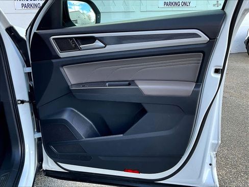 Used 2023 Volkswagen Atlas SEL R-Line image 12