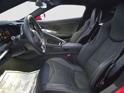 Used 2022 Chevrolet Corvette Stingray Coupe w/ Z51 Performance Package image 9