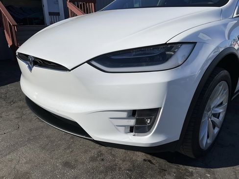 Used 2016 Tesla Model X 90D image 97