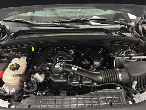 Used 2024 Jeep Grand Cherokee Limited w/ Black Appearance Package image 24