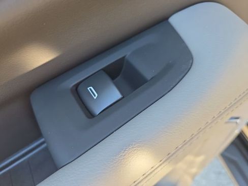 New 2026 GMC Yukon Elevation image 12