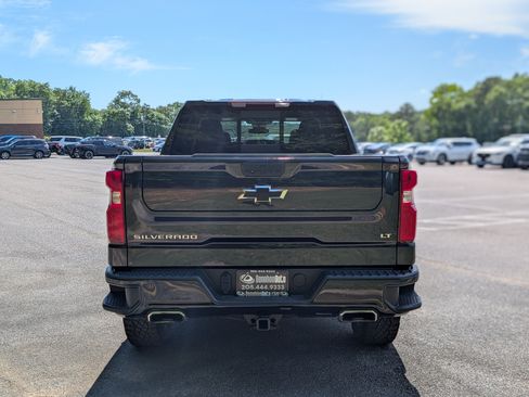 Used 2024 Chevrolet Silverado 1500 LT Trail Boss w/ Convenience Package II AWD/4WD image 8