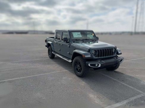 New 2026 Jeep Gladiator Sport image 17
