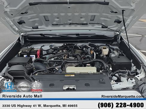 Used 2024 Toyota Tacoma TRD Off-Road AWD/4WD image 13