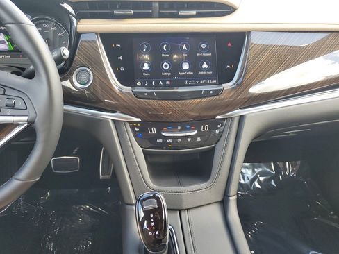 Certified 2024 Cadillac XT6 Sport w/ Platinum Package image 17
