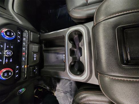 Certified 2022 GMC Sierra 1500 AT4 w/ AT4 Premium Package image 21