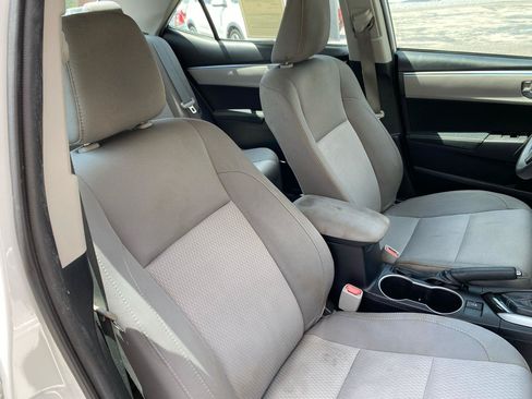 Used 2014 Toyota Corolla LE FWD image 9