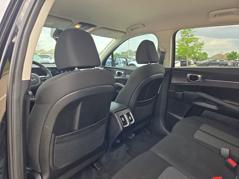 Certified 2024 Kia Sorento LX FWD image 16