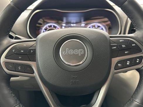 Used 2019 Jeep Cherokee Limited w/ Technology Group image 16