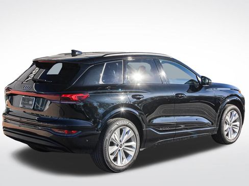 Certified 2025 Audi Q6 e-tron Premium w/ Convenience Package image 11