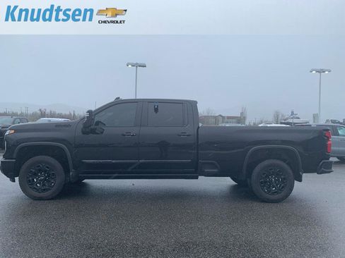 Used 2022 Chevrolet Silverado 3500 High Country w/ Z71 Off-Road Package image 4