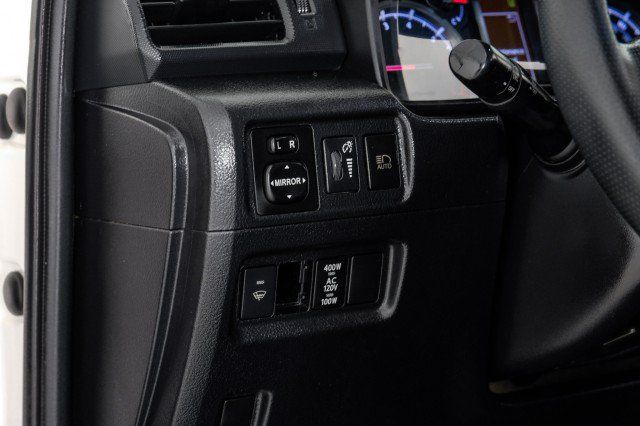 Used 2020 Toyota 4Runner TRD Off-Road AWD/4WD image 29