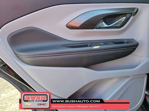 Used 2024 GMC Terrain SLT FWD image 16