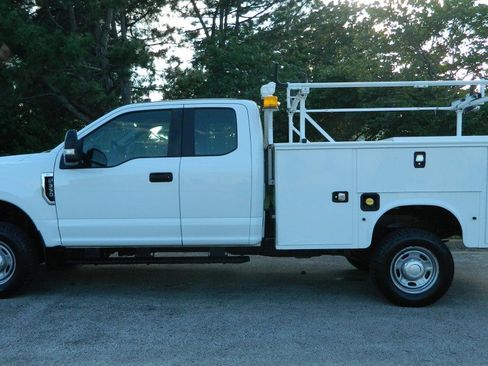 Used 2019 Ford F350 XL w/ Power Equipment Group AWD/4WD image 4