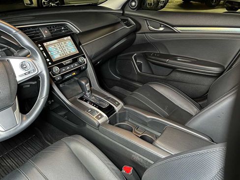 Used 2018 Honda Civic Touring image 40