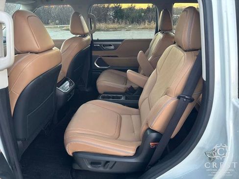 Certified 2025 INFINITI QX80 Luxe image 13